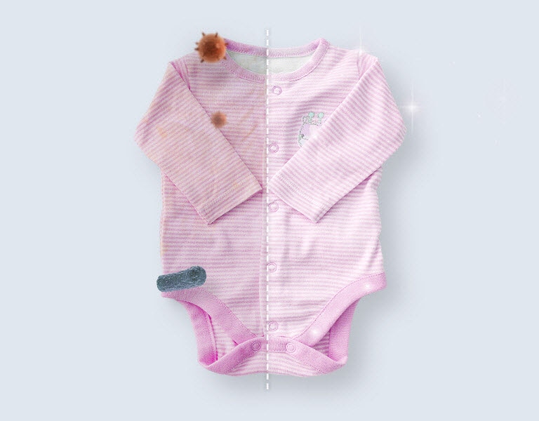 Tehnologija LG Steam™, uklanjanje 99,9% alergena, prikazano na odeći za bebe